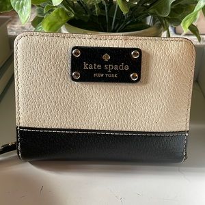 Kate Spade two-toned compact wallet